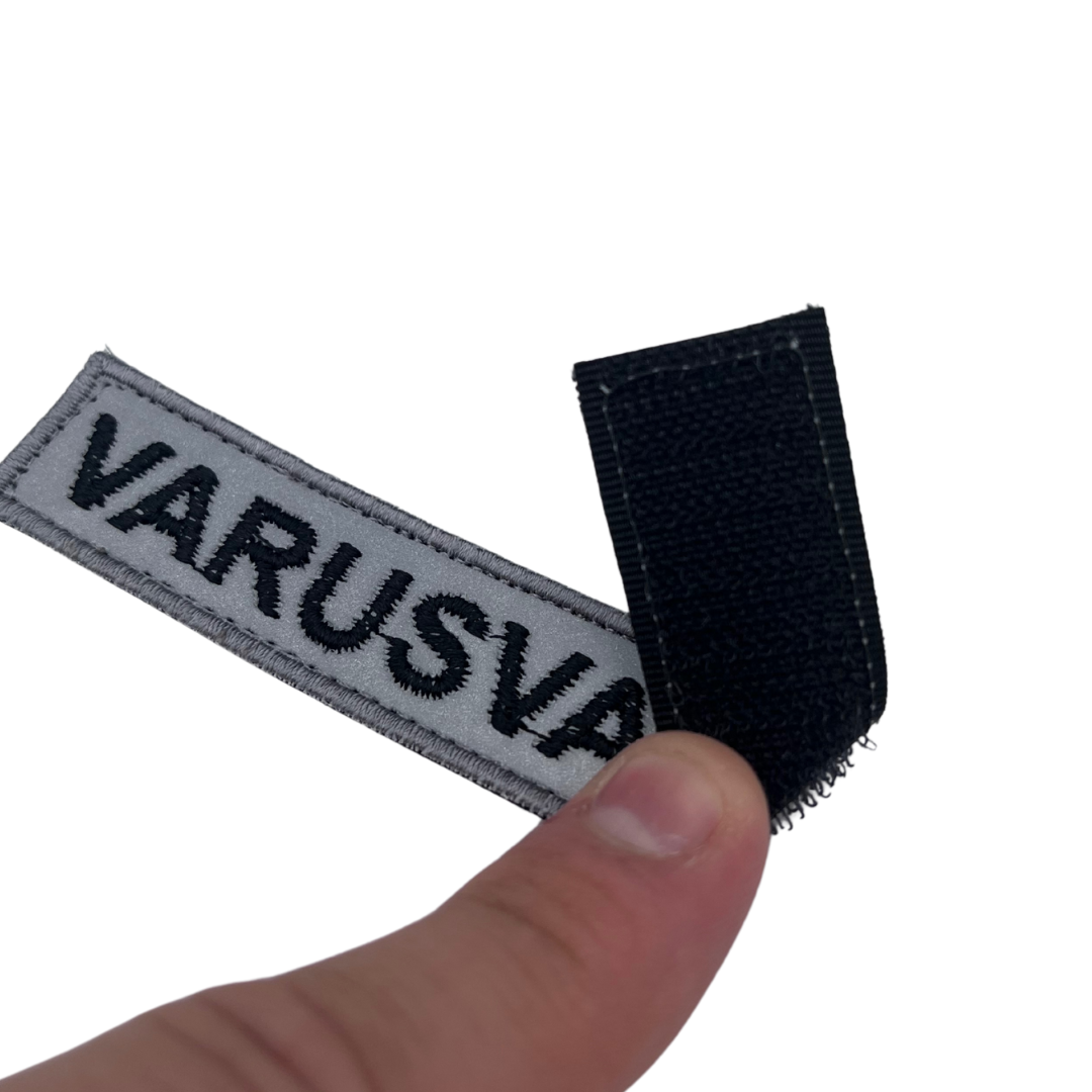 M05 Nimilappu Omalla tekstillä 3kpl Heijastava